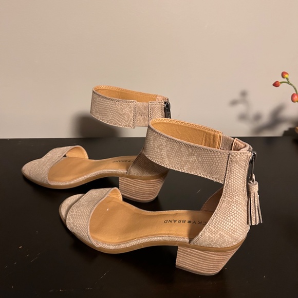 Lucky brand beige sandals - Picture 12 of 16